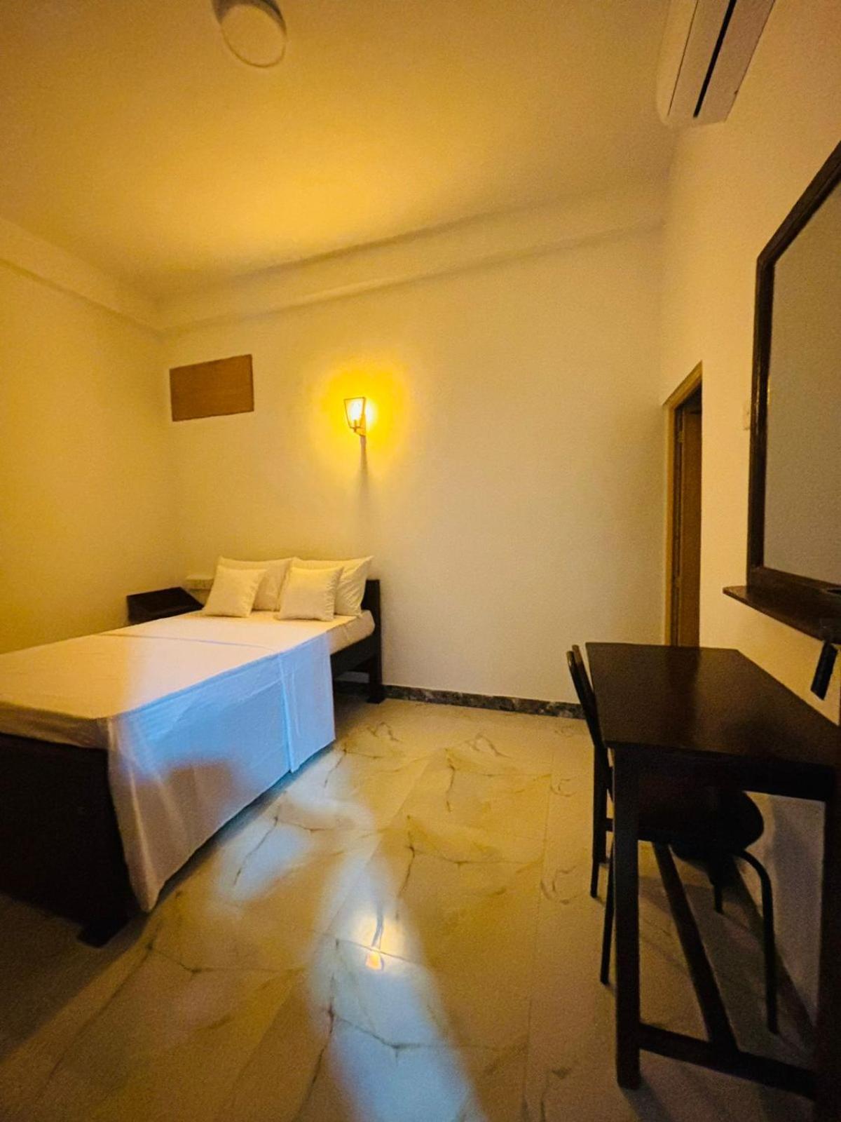 Jaya Villa - Near Airport Negombo Eksteriør billede