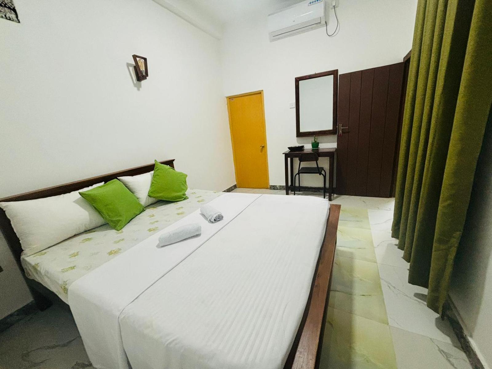 Jaya Villa - Near Airport Negombo Eksteriør billede