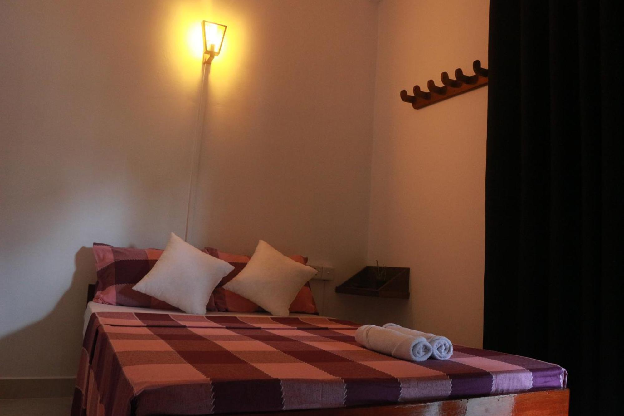 Jaya Villa - Near Airport Negombo Eksteriør billede
