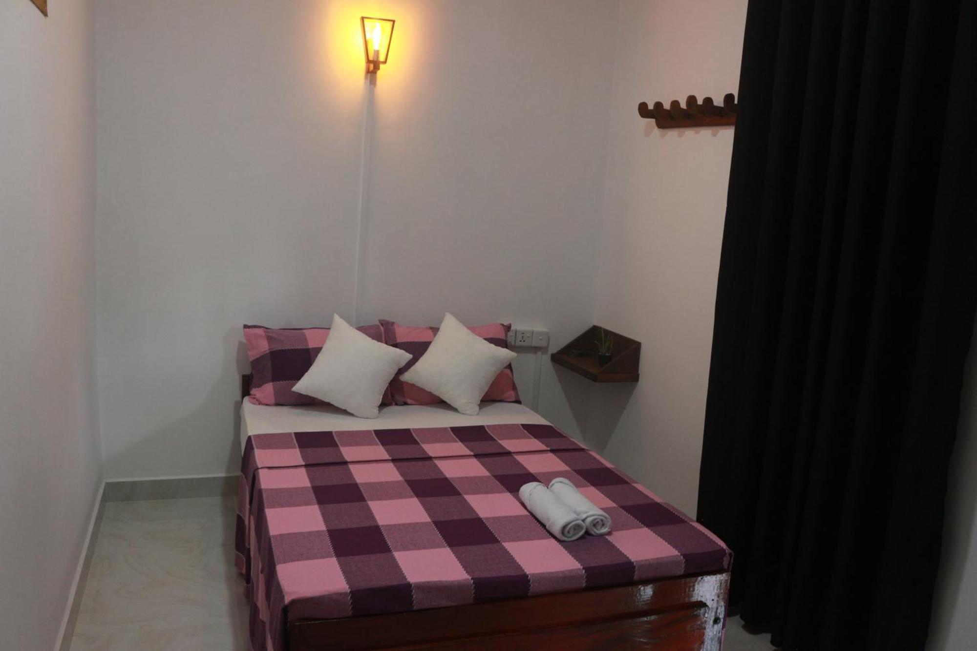 Jaya Villa - Near Airport Negombo Eksteriør billede