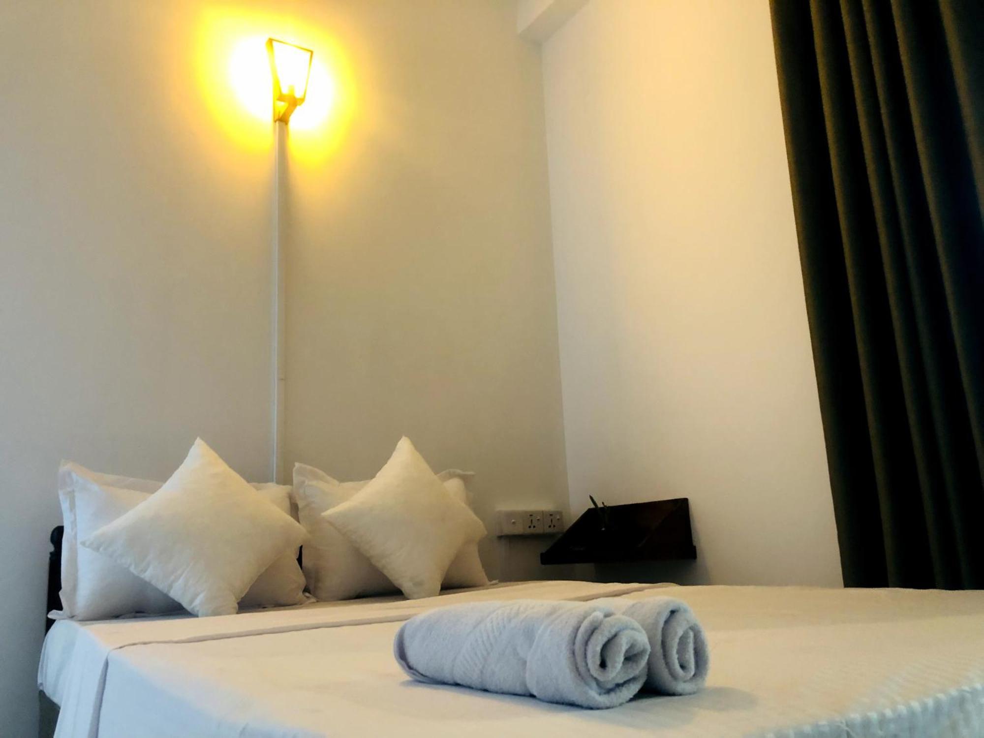Jaya Villa - Near Airport Negombo Eksteriør billede